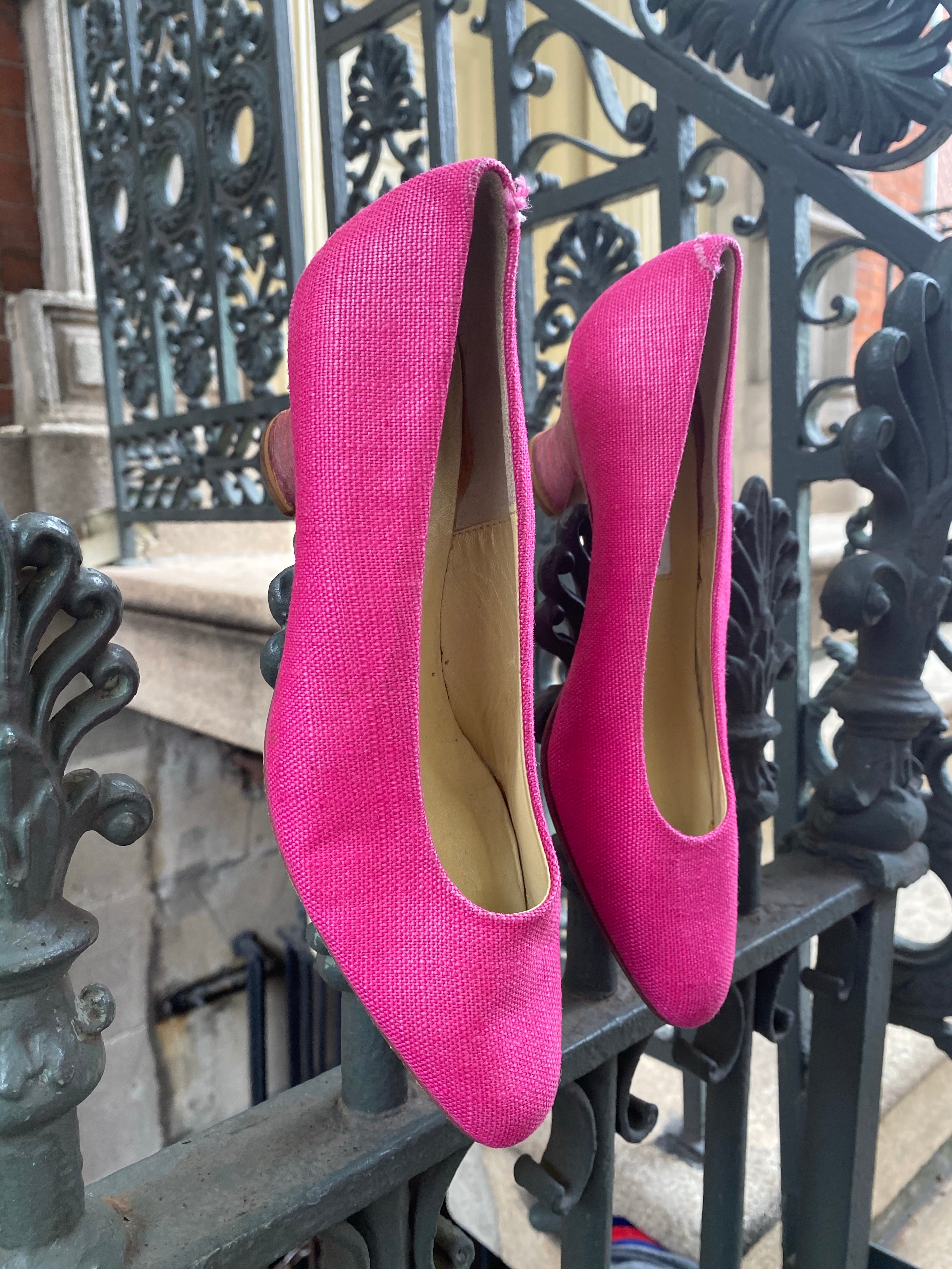 Tipping in Pink Pumps