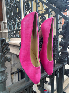 Tipping in Pink Pumps